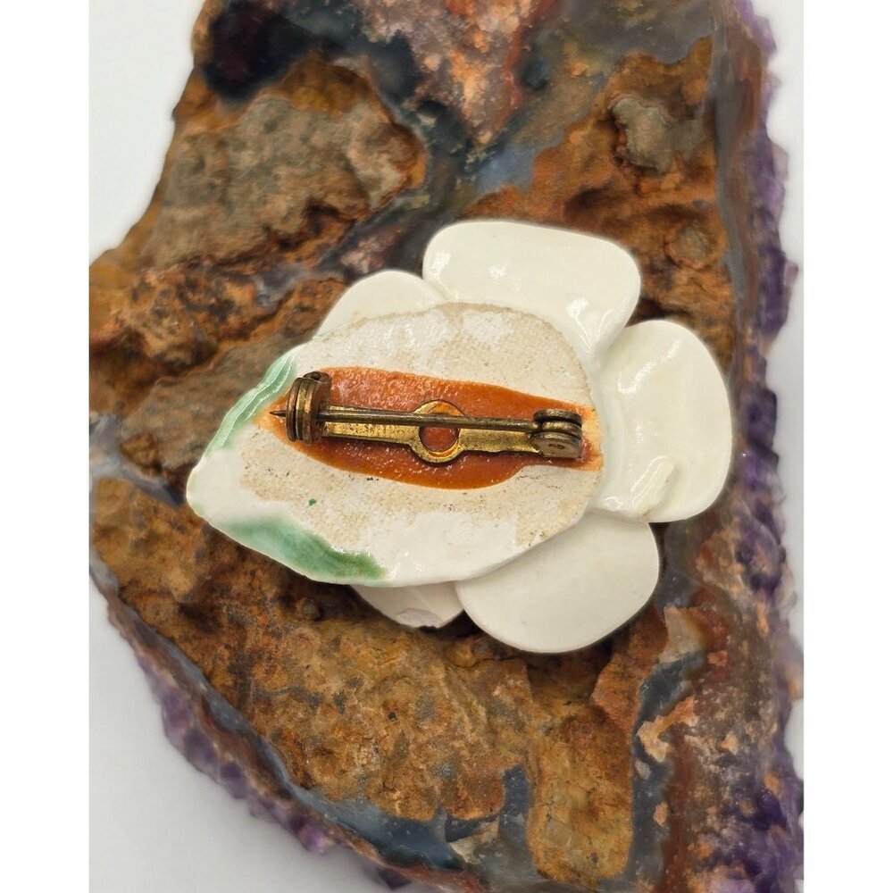 Vintage White Magnolia Porcelain Flower Brooch With Gold-Tone Center Leaf Detail - Picture 5 of 7